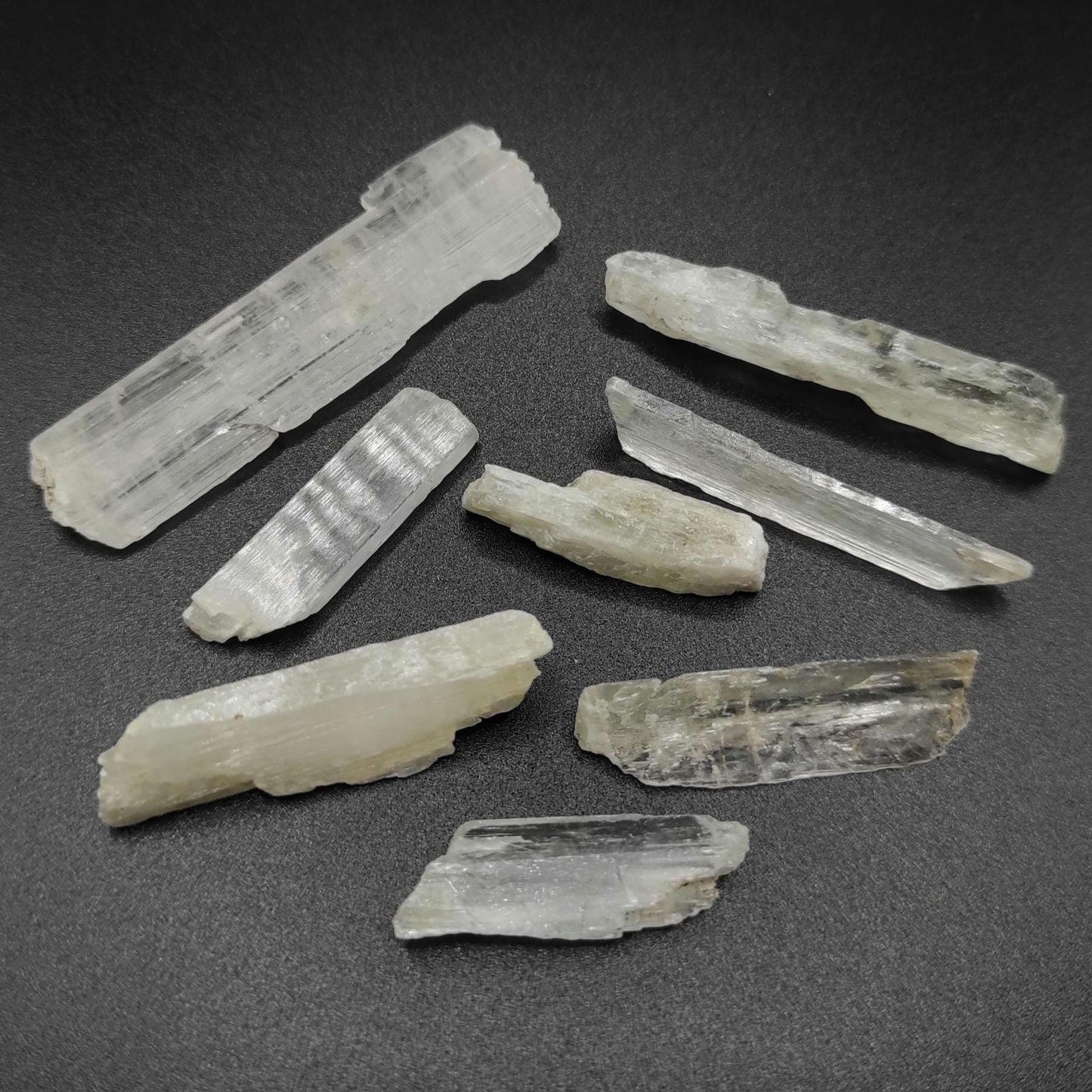 35g (8pcs) Kunzite Crystal Lot - Natural Rough Kunzite - Light Pink & Light Green Kunzite Crystals - Raw Kunzite Gemstones - Afghanistan