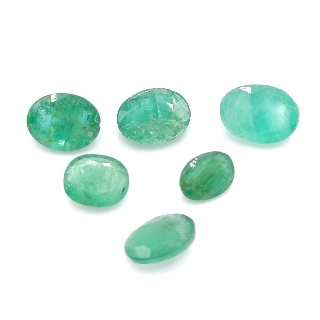 7.75ct Lot of Faceted Green Emeralds - Zambia