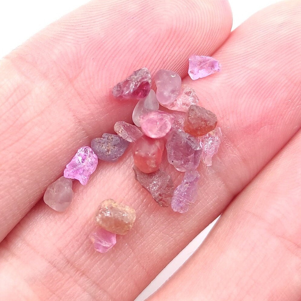 Raw Pink onggi Sapphire