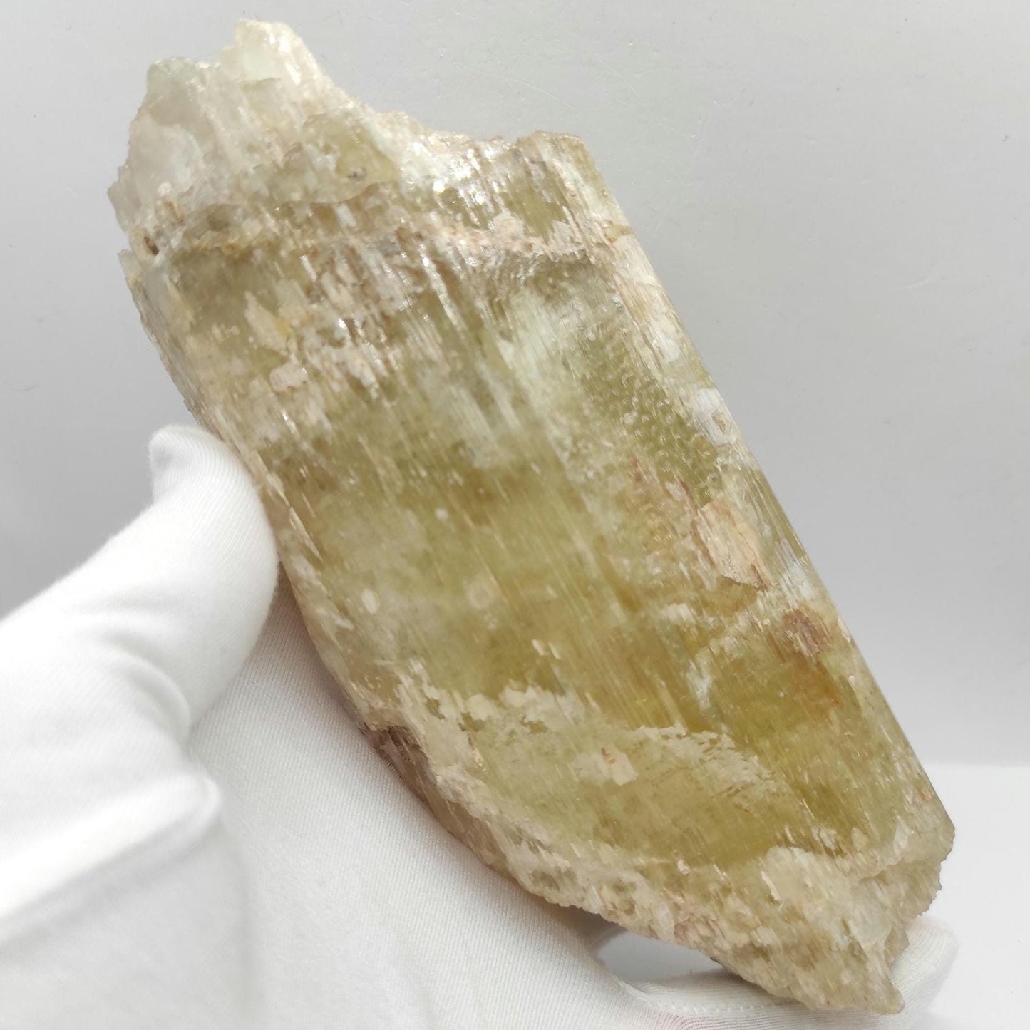 556g Green Kunzite Mineral Specimen (Heated)