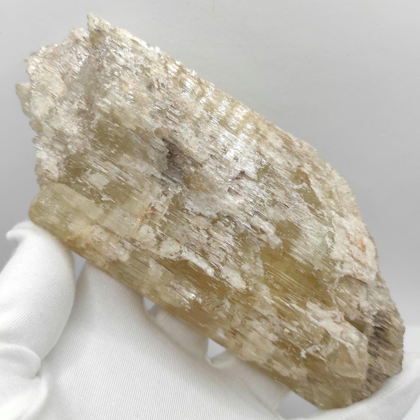 556g Green Kunzite Mineral Specimen (Heated)