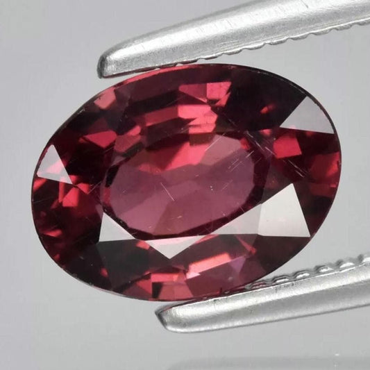 1.05ct Pink Rhodolite Garnet - Oval Faceted Garnet from Madagascar - Oval Cut Gem - Unheated Rhodolite - Natural Rhodolite - Loose Gemstone