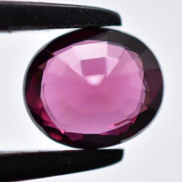 1.75ct VVS Rhodolite Garnet - Unheated Garnet - Oval Faceted - Cut Garnet Gemstone - Loose Gems - Natural Pink Purple Garnet - Faceted Gems