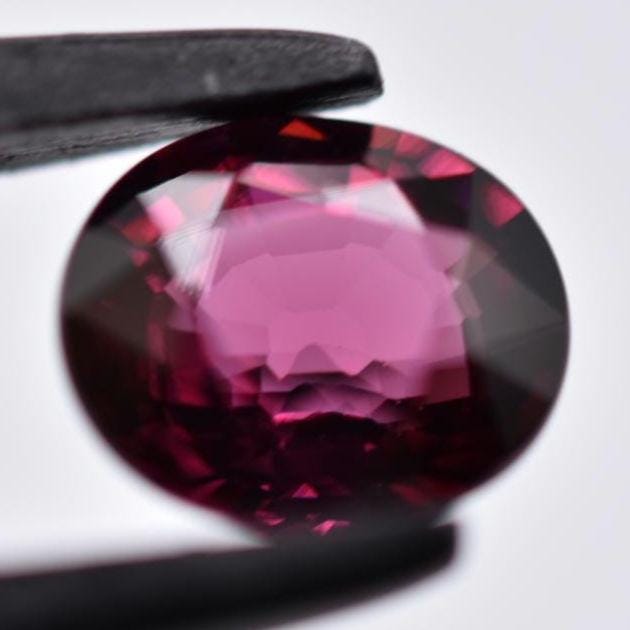 1.75ct VVS Rhodolite Garnet - Unheated Garnet - Oval Faceted - Cut Garnet Gemstone - Loose Gems - Natural Pink Purple Garnet - Faceted Gems