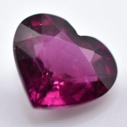 2.77ct Pink Rhodolite Garnet - Heart Faceted Garnet from Mozambique - Heart Cut - Unheated Rhodolite - Natural Rhodolite - Loose Gemstone