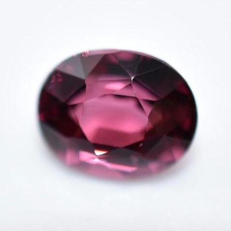 2.02ct VS Pink Rhodolite Garnet - Oval Faceted Garnet from Mozambique - Oval Cut - Unheated Rhodolite - Natural Rhodolite - Loose Gem