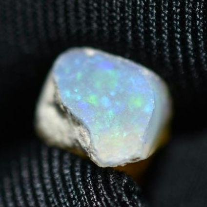 3.95ct Rough Opal Gemstone - Ethiopian Opal - Raw Uncut Opal - Natural Opal Gemstone - Loose Gems - Rough Gemstones - Flashy Opal Gem