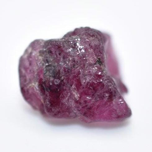 6.47ct Rough Rhodolite Gemstone - Unheated Pink Rhodolite Garnet - Loose Rhodolite Gem - Facet Grade Rough Gems - Rhodolite from Mozambique