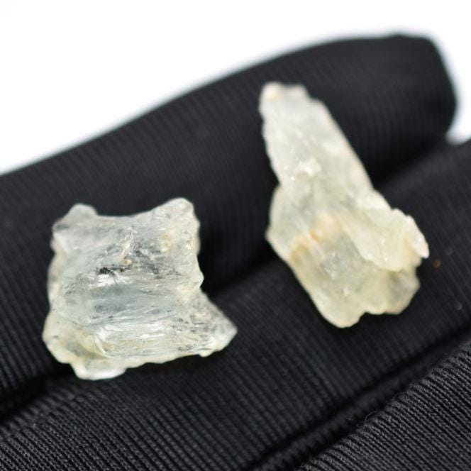 21ct Lot of Aquamarine Beryl Crystals - Light Aquamarine and Yellow Beryl Gemstones - Aquamarine from Madagascar - Rough Aquamarine Gems