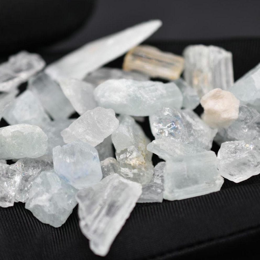 283ct Rough Aquamarine Lot - Skardu, Pakistan - Raw Blue Aquamarine Crystals - Natural Aquamarine Gems - Aquamarine Mineral for Jewelry