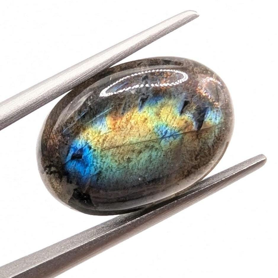 6.65ct Canadian Labradorite - Old Collection Labradorite from Nain, Canada - Oval Shaped Cabochon - Flashy Blue Labradorite - Rare Locality