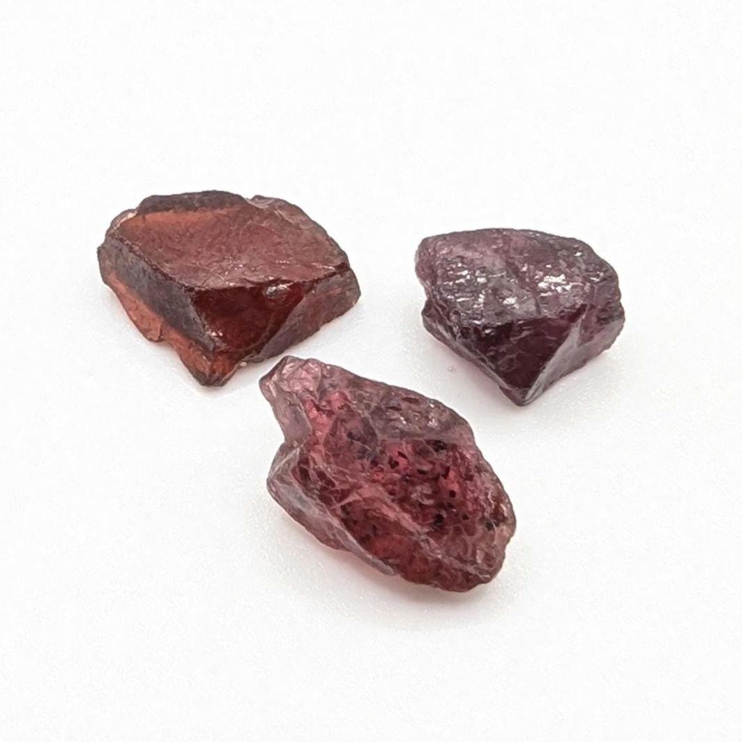 22ct (3pcs) Natural Garnet - Pyrope and Rhodolite Gemstones - Loose Rough Gems - Natural Unheated and Untreated Garnet from Tanzania