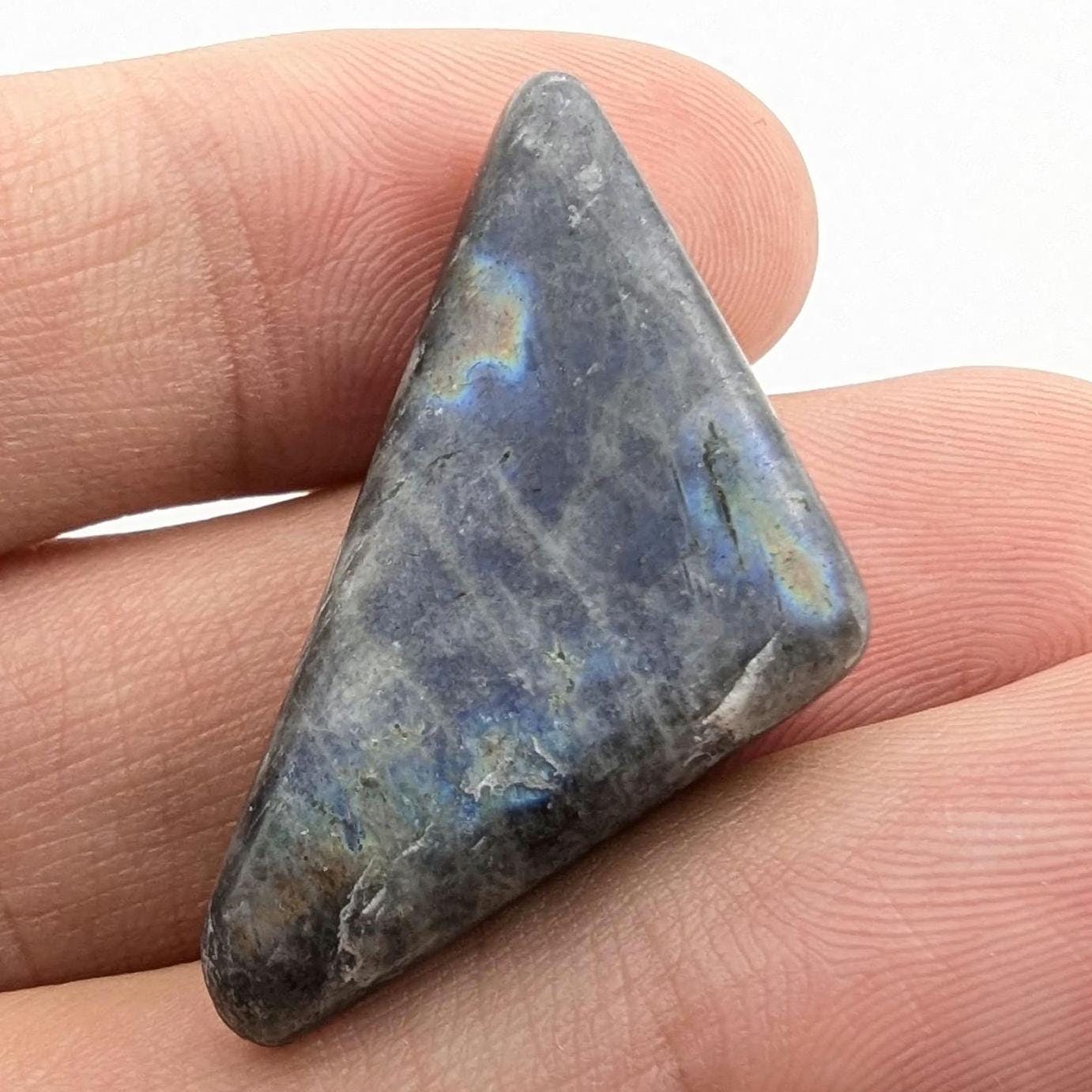 31.20 ct Canadian Labradorite - Old Collection Labradorite from Nain, Canada - Triangle Shaped Freeform - Blue Labradorite - Rare Locality