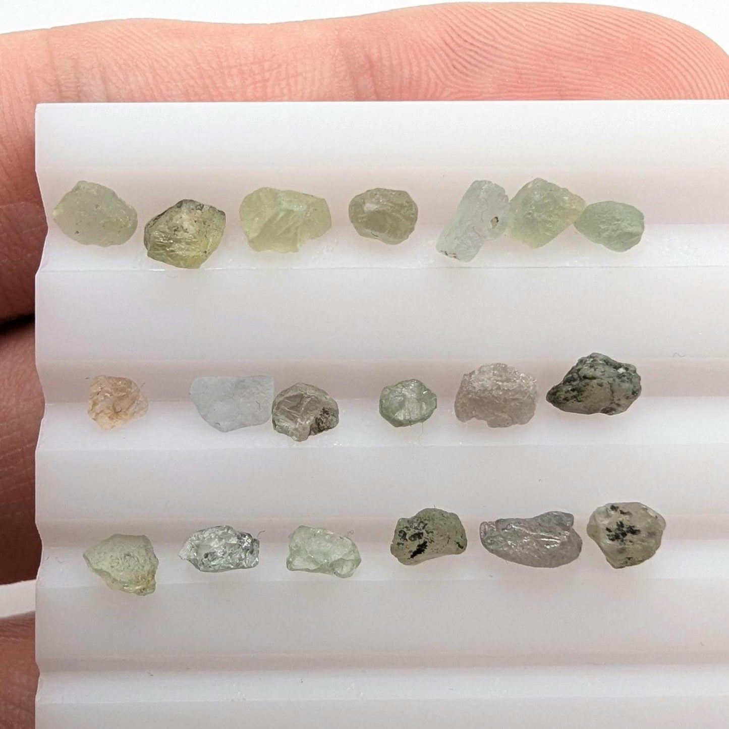 7.38 ct Montana Sapphire - Lot of Rough Green Yellow Montana Sapphires - Missouri River - Unheated Sapphires - Loose Gems