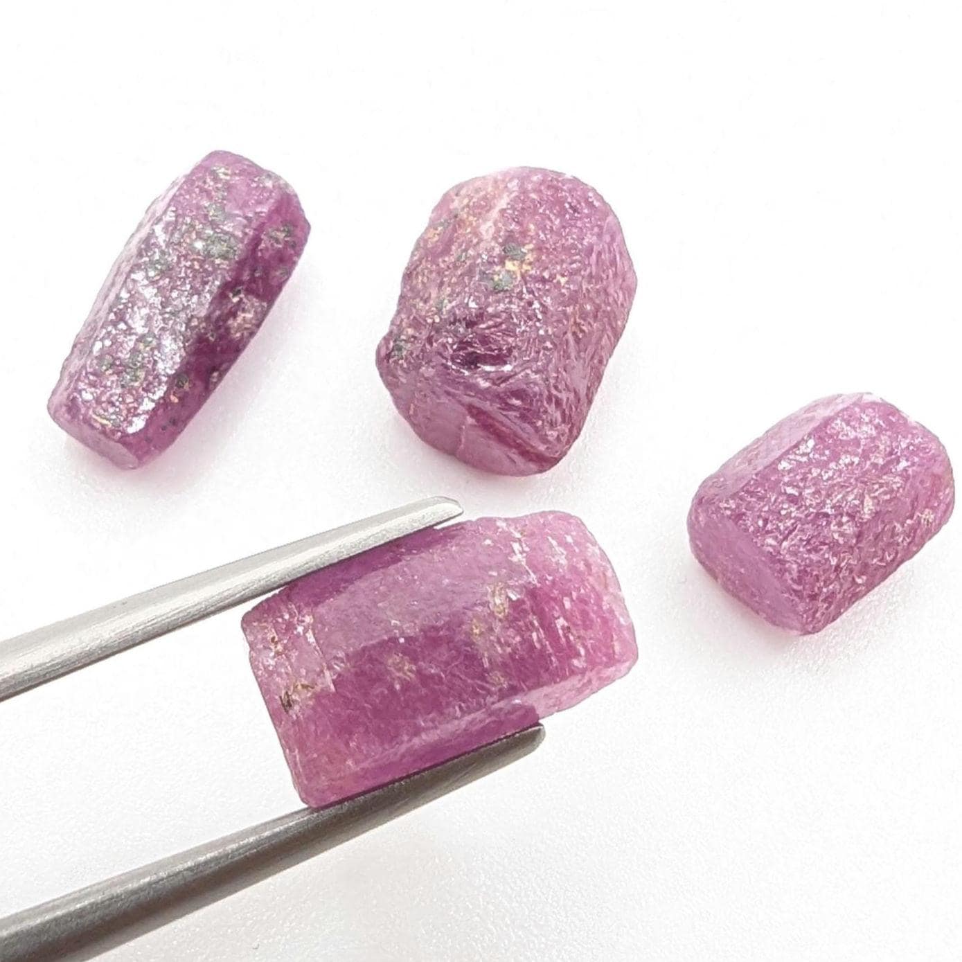 4.95 g Rough Purple Ruby – Natural Unheated Ruby Corundum - Raw Ruby Gemstone - Ruby Crystal Specimen - UV Reactive - Tanzania