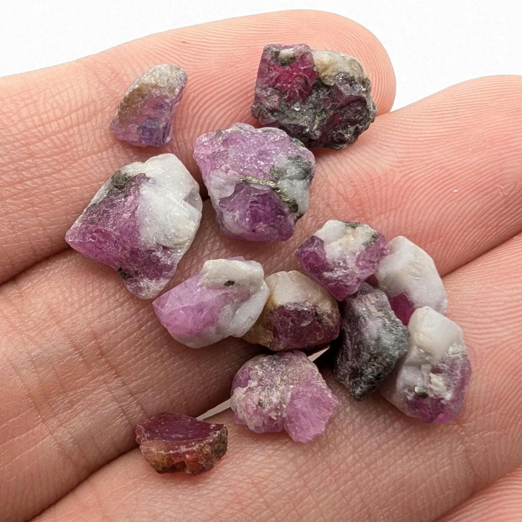 5.26 g Ruby Crystals in Matrix – Natural Unheated Ruby Corundum - Raw Ruby Gemstone - Ruby Crystal Specimen - UV Reactive - Afghanistan