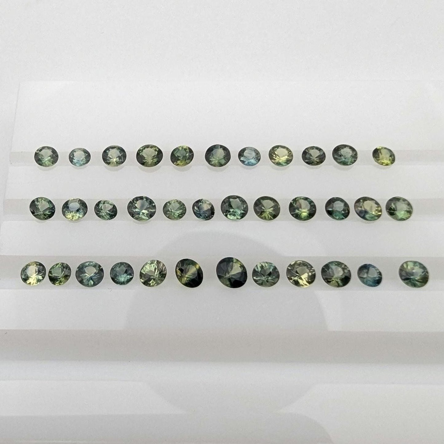 3.59 ct (35 pieces) Round Blue Green Sapphires - Brilliant Cut Sapphires - 2.5 to 3.3 mm Sapphires - Loose Faceted Gemstones - Australia