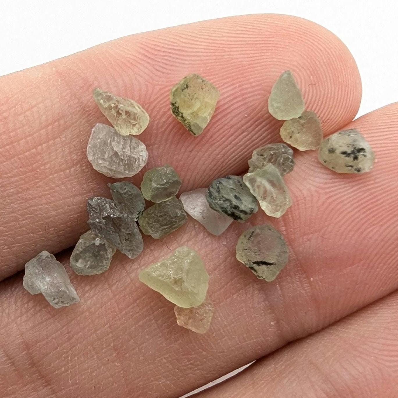 7.38 ct Montana Sapphire - Lot of Rough Green Yellow Montana Sapphires - Missouri River - Unheated Sapphires - Loose Gems