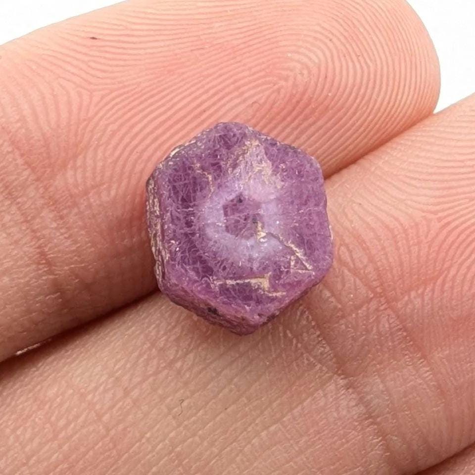1.16 g Rough Purple Ruby – Natural Unheated Ruby Corundum - Raw Ruby Gemstone - Ruby Crystal Specimen - UV Reactive - Tanzania