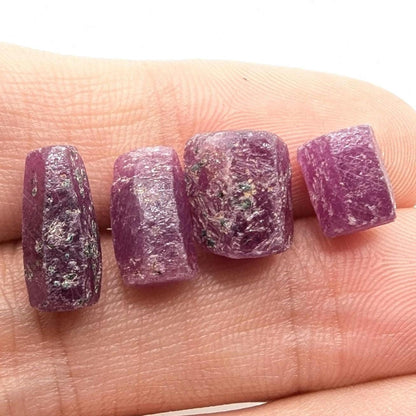 4.95 g Rough Purple Ruby – Natural Unheated Ruby Corundum - Raw Ruby Gemstone - Ruby Crystal Specimen - UV Reactive - Tanzania