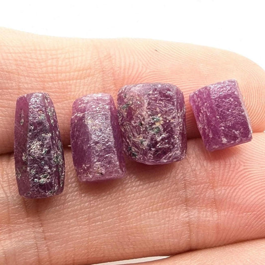 4.95 g Rough Purple Ruby – Natural Unheated Ruby Corundum - Raw Ruby Gemstone - Ruby Crystal Specimen - UV Reactive - Tanzania