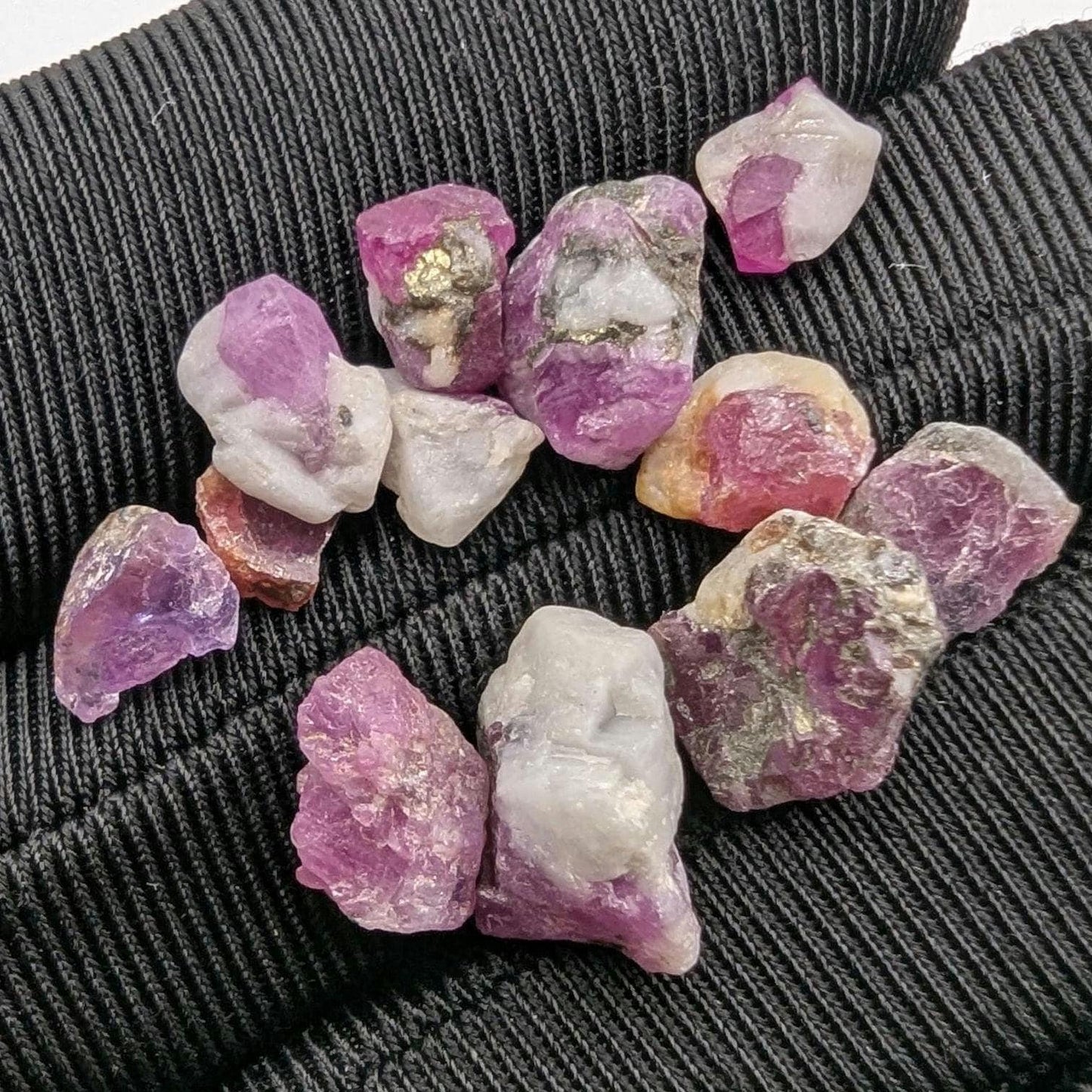 5.26 g Ruby Crystals in Matrix – Natural Unheated Ruby Corundum - Raw Ruby Gemstone - Ruby Crystal Specimen - UV Reactive - Afghanistan