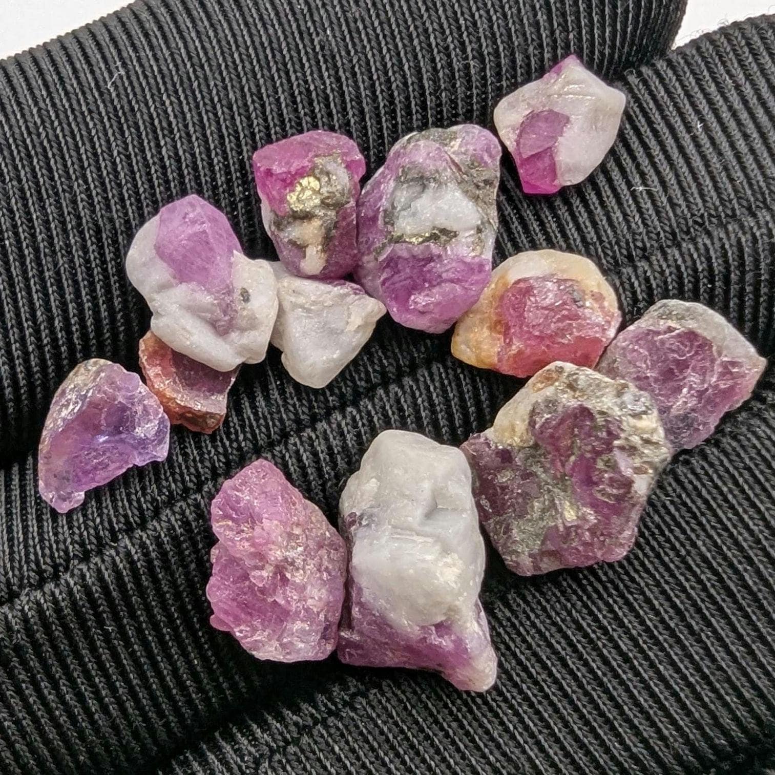 5.26 g Ruby Crystals in Matrix – Natural Unheated Ruby Corundum - Raw Ruby Gemstone - Ruby Crystal Specimen - UV Reactive - Afghanistan