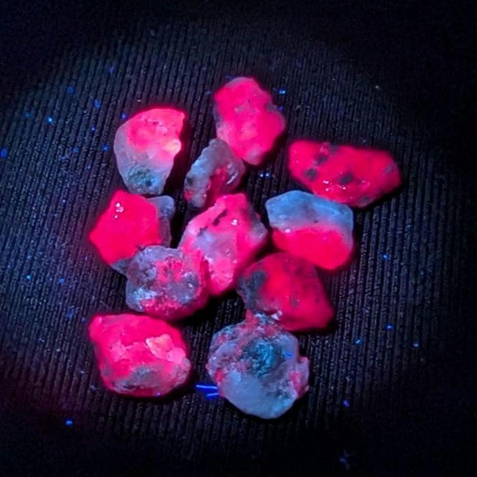 5.36 g Ruby Crystals in Matrix – Natural Unheated Ruby Corundum - Raw Ruby Gemstone - Ruby Crystal Specimen - UV Reactive - Afghanistan