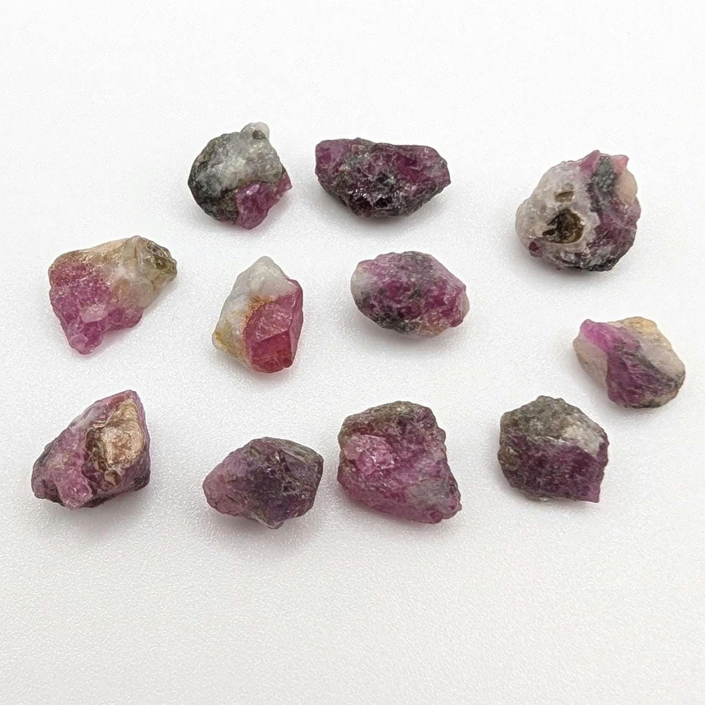 5.36 g Ruby Crystals in Matrix – Natural Unheated Ruby Corundum - Raw Ruby Gemstone - Ruby Crystal Specimen - UV Reactive - Afghanistan