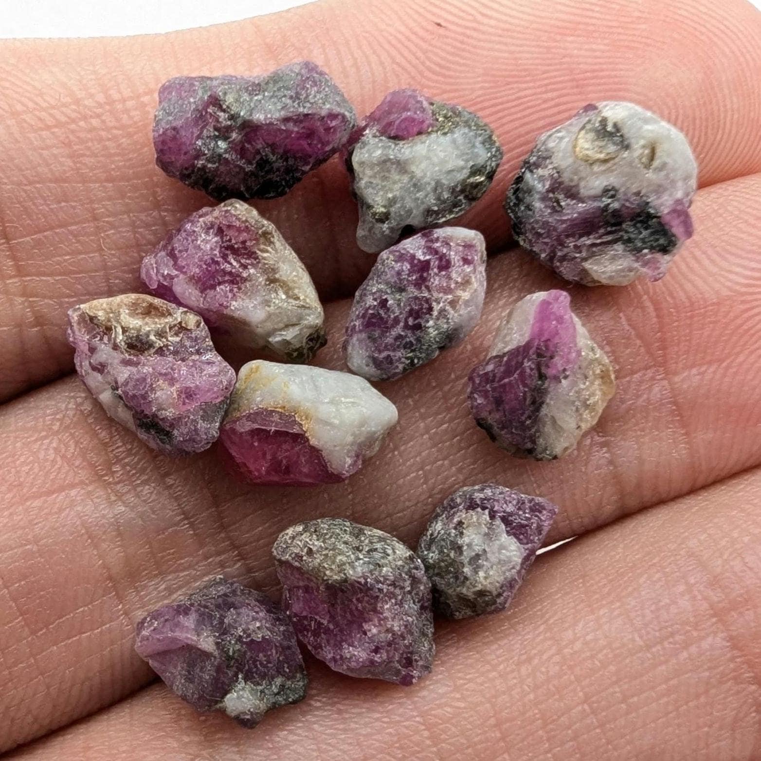 5.36 g Ruby Crystals in Matrix – Natural Unheated Ruby Corundum - Raw Ruby Gemstone - Ruby Crystal Specimen - UV Reactive - Afghanistan