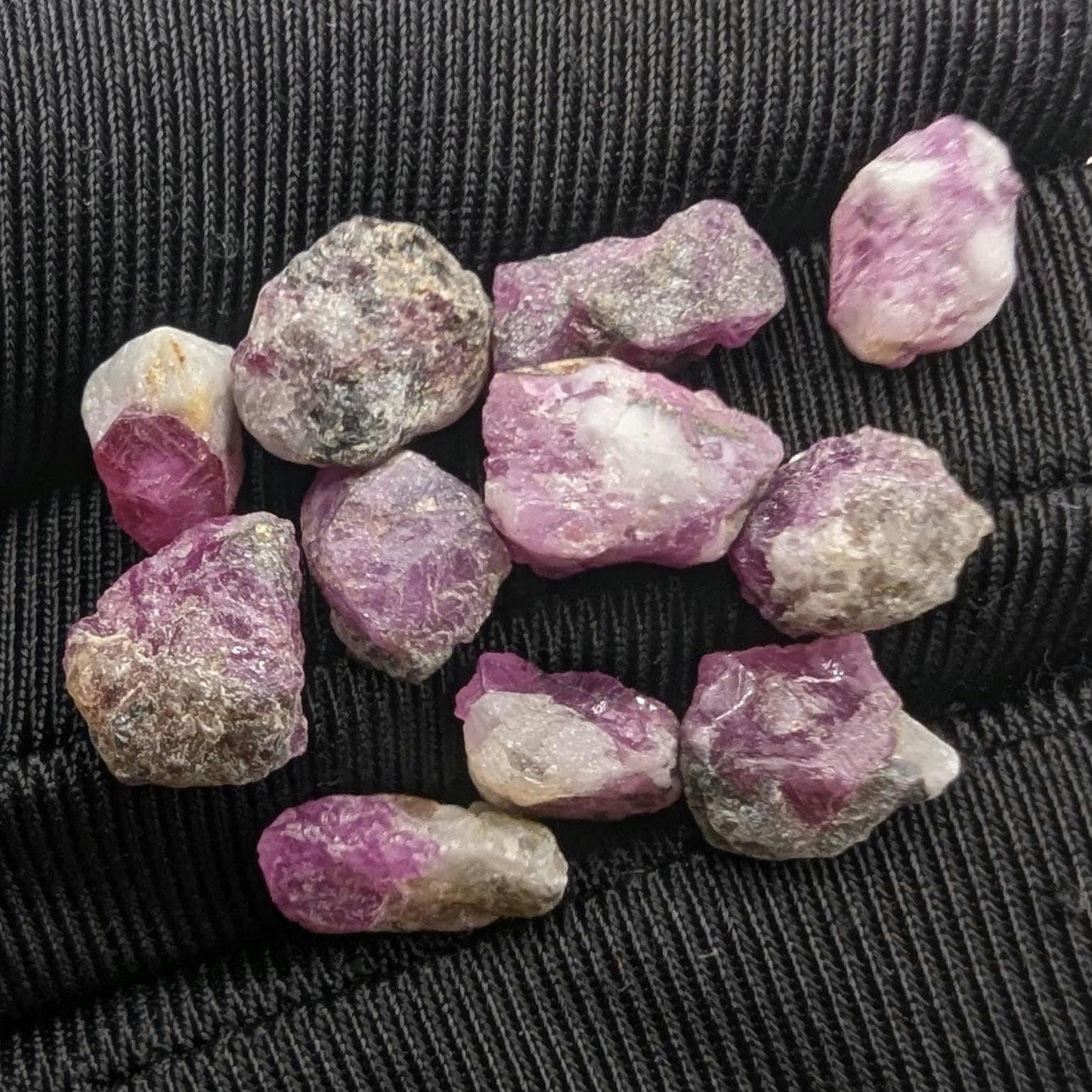 5.36 g Ruby Crystals in Matrix – Natural Unheated Ruby Corundum - Raw Ruby Gemstone - Ruby Crystal Specimen - UV Reactive - Afghanistan