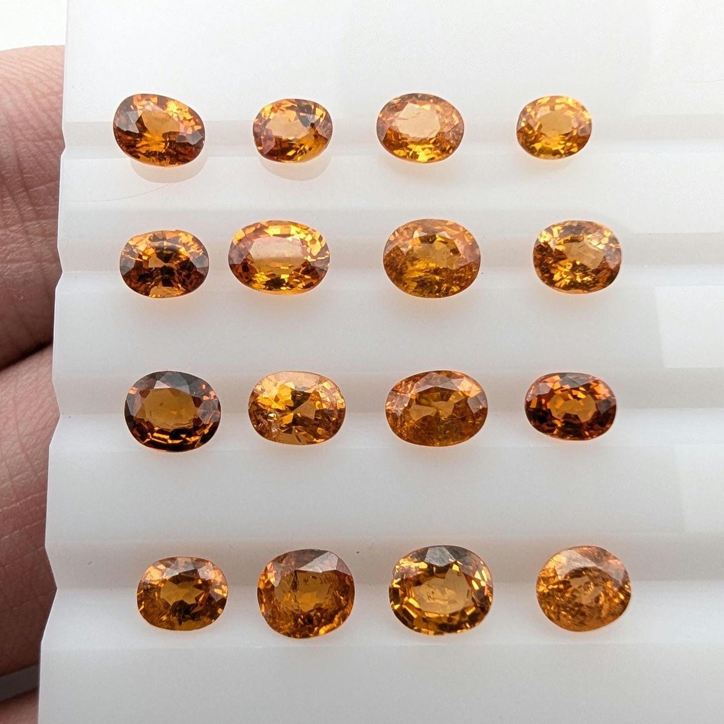 5.56 ct (16 pieces) Spessartine Garnet - Oval Shaped Faceted Gemstones - Mandarin Garnet Lot - Natural Untreated Cut Gemstones for Jewelry