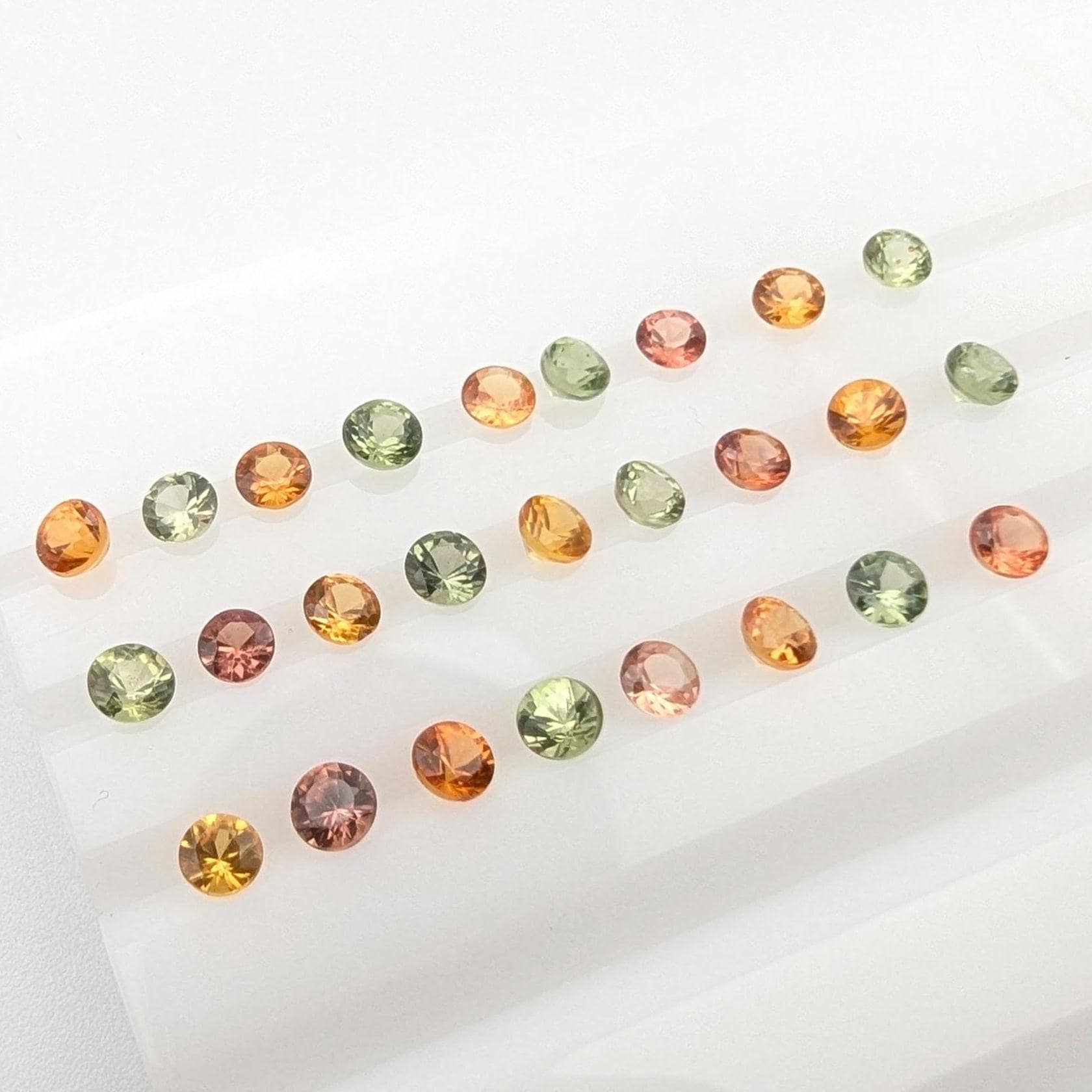 4.36 ct (26 pieces) Round Orange and Green Sapphires - Brilliant Cut Sapphires - 3mm Calibrated Sapphires - Loose Faceted Gemstones