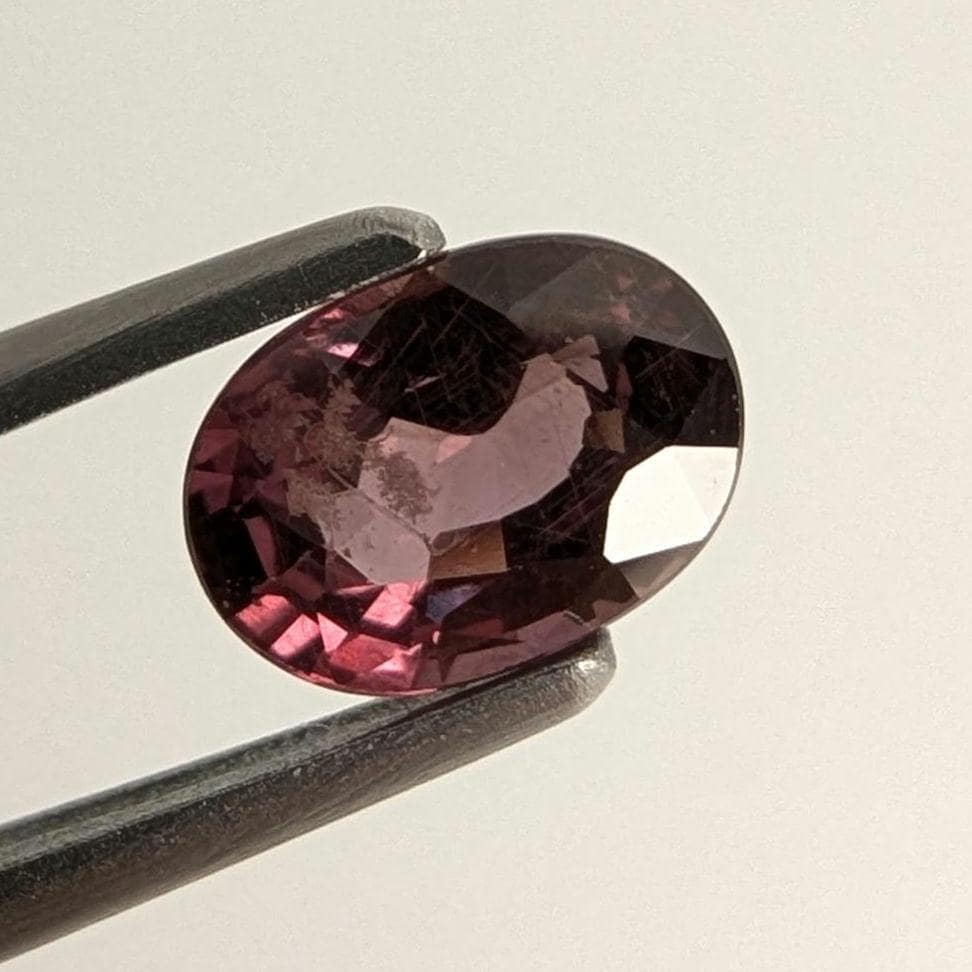 0.93ct Color Shift Garnet - Pink to Brown Color Shift Garnet from Sri Lanka - Untreated Oval Faceted Garnet Gemstone