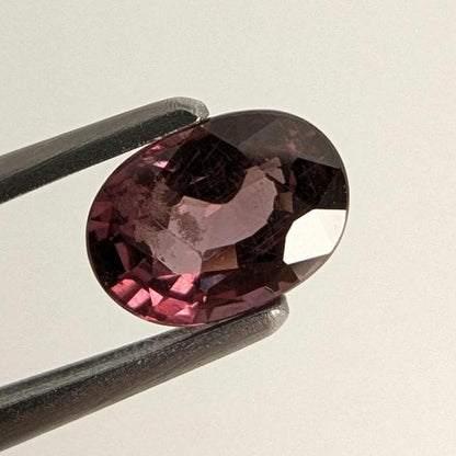 0.93ct Color Shift Garnet - Pink to Brown Color Shift Garnet from Sri Lanka - Untreated Oval Faceted Garnet Gemstone