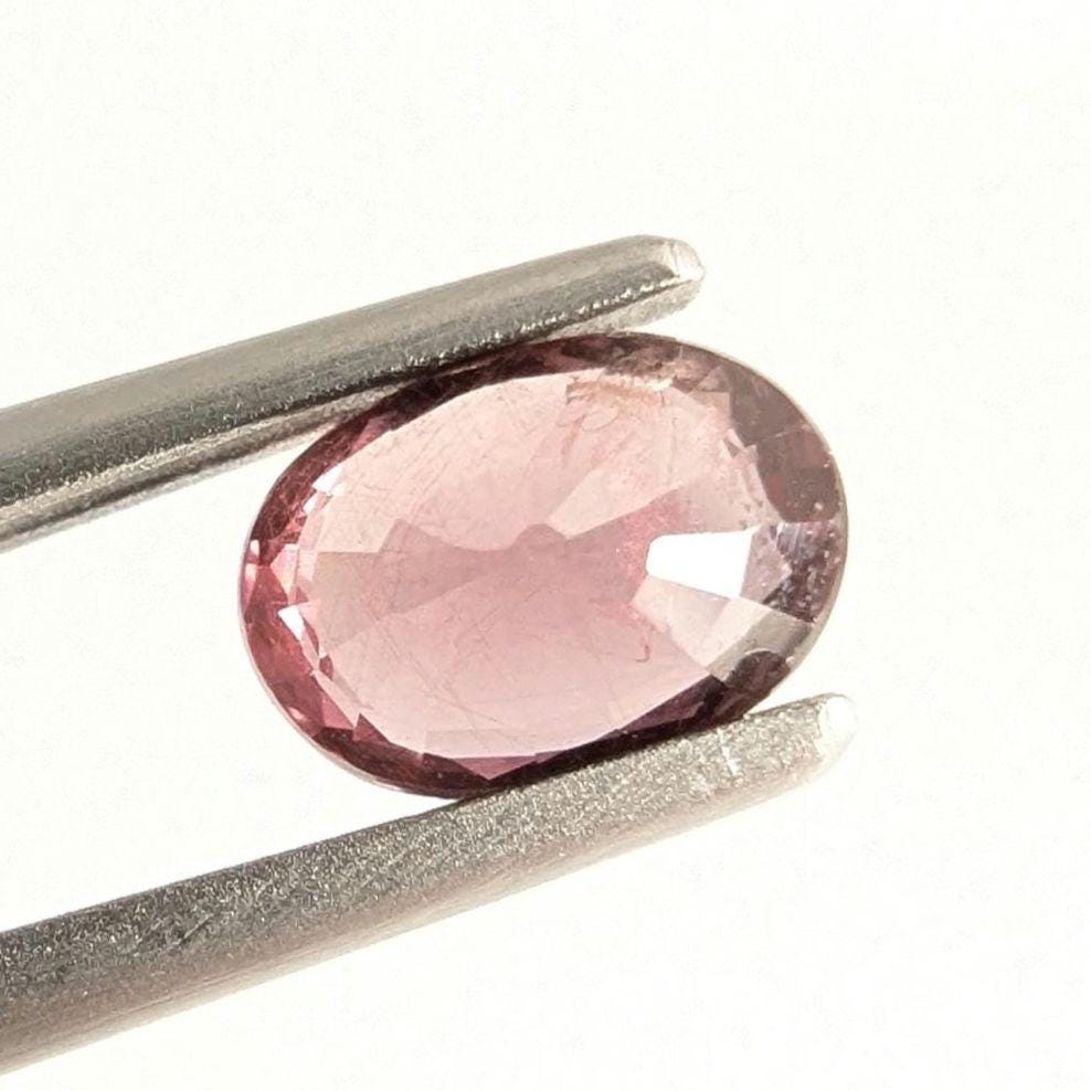 0.93ct Color Shift Garnet - Pink to Brown Color Shift Garnet from Sri Lanka - Untreated Oval Faceted Garnet Gemstone