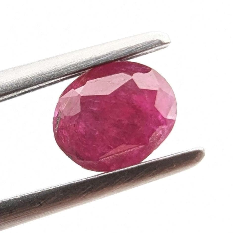 0.77 ct Unheated Ruby from Mozambique - Faceted Pinkish Red Ruby - Oval Ruby Gemstone - Natural Oval Cut Ruby