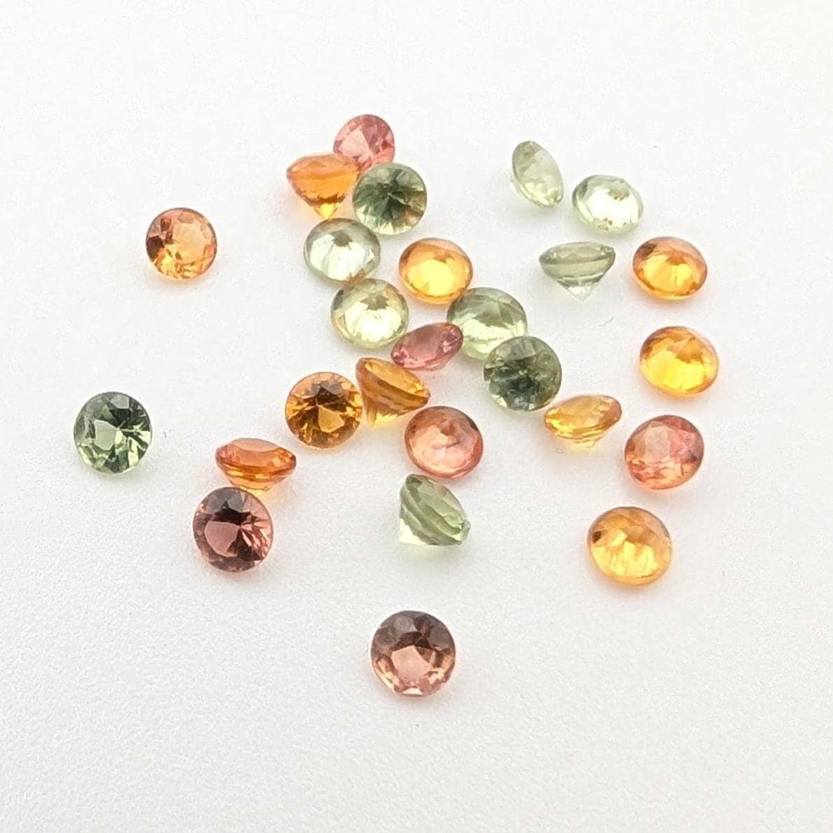 4.36 ct (26 pieces) Round Orange and Green Sapphires - Brilliant Cut Sapphires - 3mm Calibrated Sapphires - Loose Faceted Gemstones