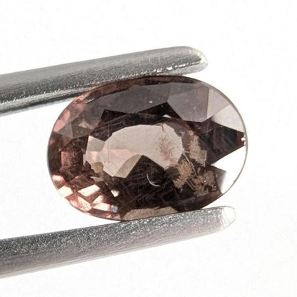0.93ct Color Shift Garnet - Pink to Brown Color Shift Garnet from Sri Lanka - Untreated Oval Faceted Garnet Gemstone