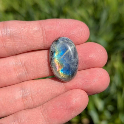 22.10ct Canadian Labradorite - Old Collection Labradorite from Nain, Canada - Oval Shaped Cabochon - Flashy Blue Labradorite - Rare Locality