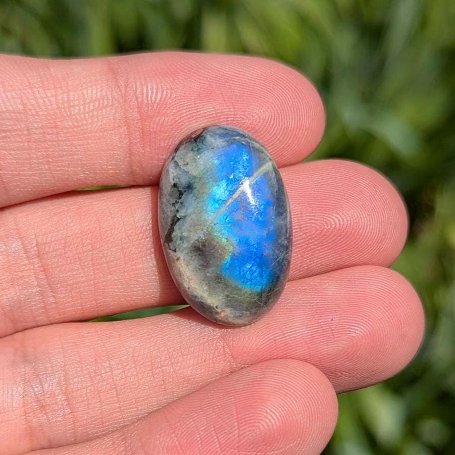 22.10ct Canadian Labradorite - Old Collection Labradorite from Nain, Canada - Oval Shaped Cabochon - Flashy Blue Labradorite - Rare Locality