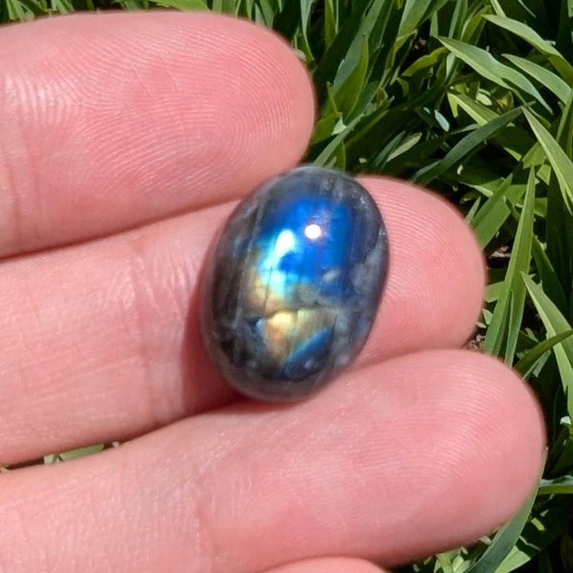 12.56 ct Canadian Labradorite - Old Collection Labradorite from Nain, Canada - Oval Shaped Cabochon - Blue Flash Labradorite - Rare Locality