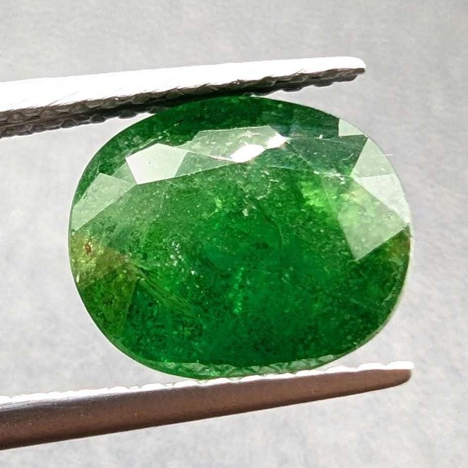2.99 ct Green Tsavorite Garnet, Oval Cut, Tanzania