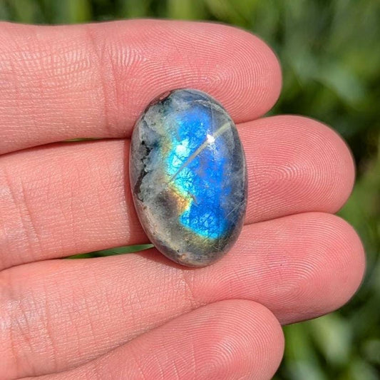 22.10ct Canadian Labradorite - Old Collection Labradorite from Nain, Canada - Oval Shaped Cabochon - Flashy Blue Labradorite - Rare Locality