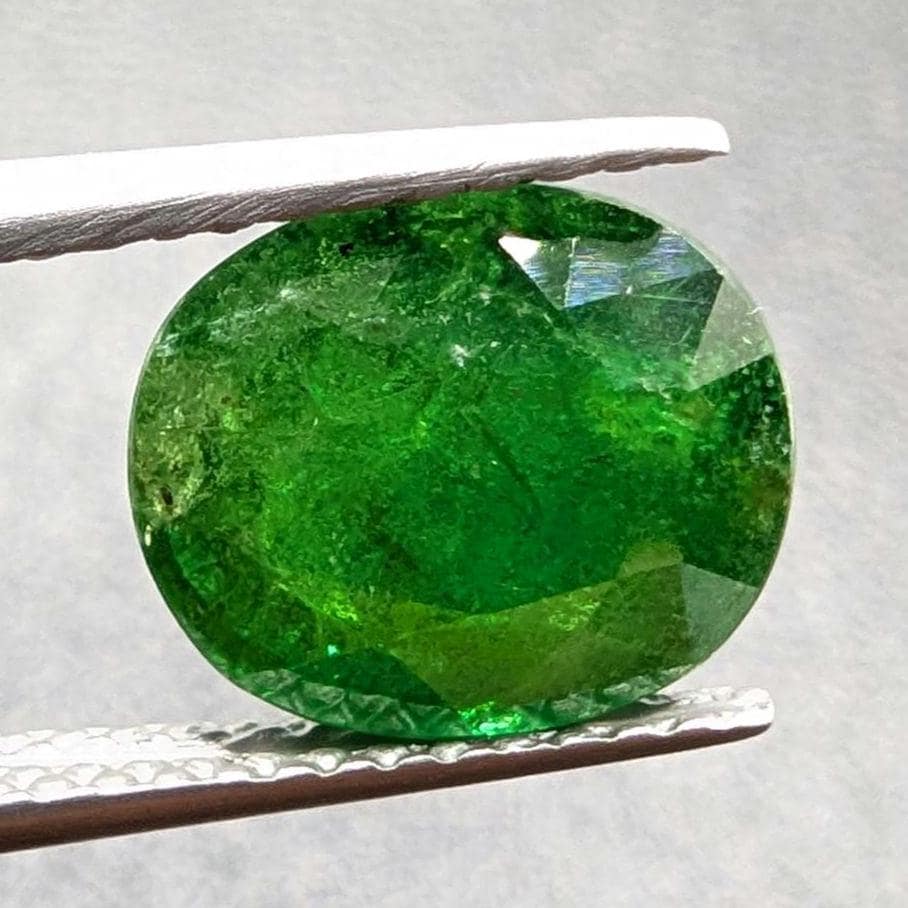 2.99 ct Green Tsavorite Garnet, Oval Cut, Tanzania