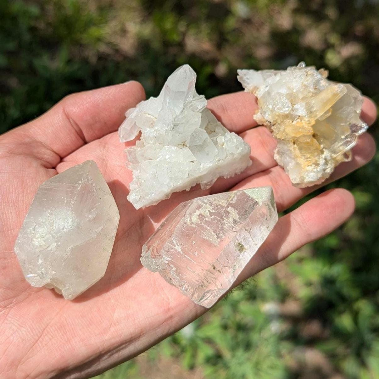 263 g (4 piece set) Quartz Crystals - Natural Clear Quartz Crystals from Pakistan - Raw Quartz Points - Clear Quartz Clusters