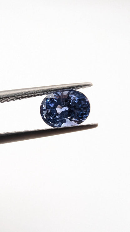 0.92ct Blue Sapphire - Oval Faceted Loose Gemstone from Sri Lanka - Natural Heated Blue Sapphire