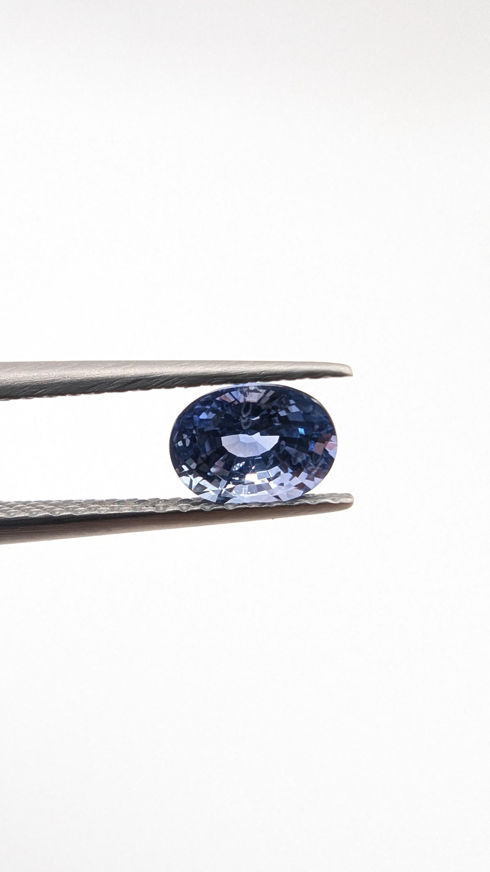 0.92ct Blue Sapphire - Oval Faceted Loose Gemstone from Sri Lanka - Natural Heated Blue Sapphire
