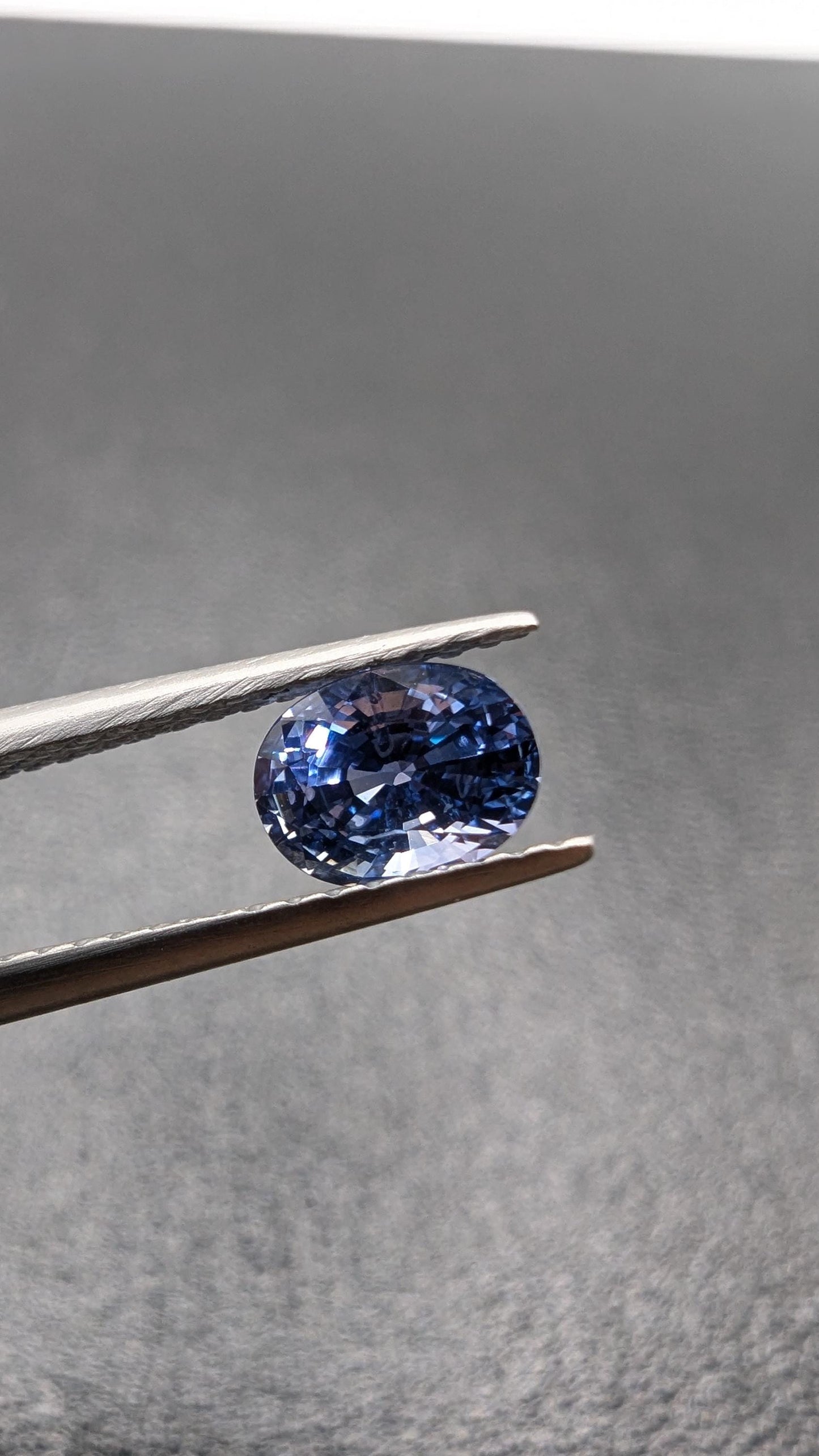 0.92ct Blue Sapphire - Oval Faceted Loose Gemstone from Sri Lanka - Natural Heated Blue Sapphire