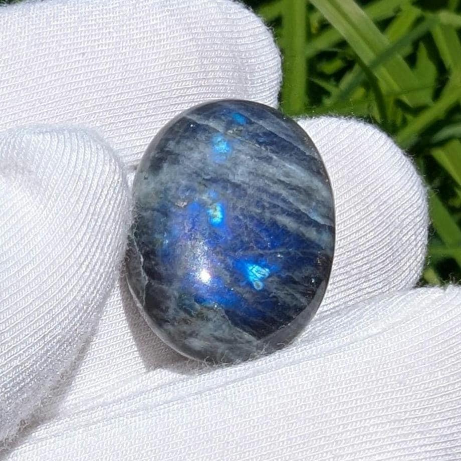 23ct Blue Flash Labradorite Cabochon - Tabor Island, Nain, Labrador, Canada